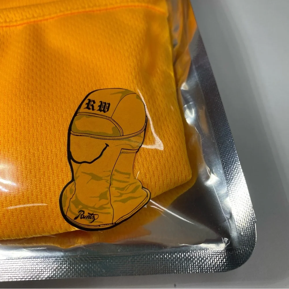 Runtz Mens Life Mask Yellow Smiley Smile Face Cover NEW $32‎